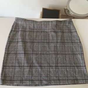 Black and white mini skirt